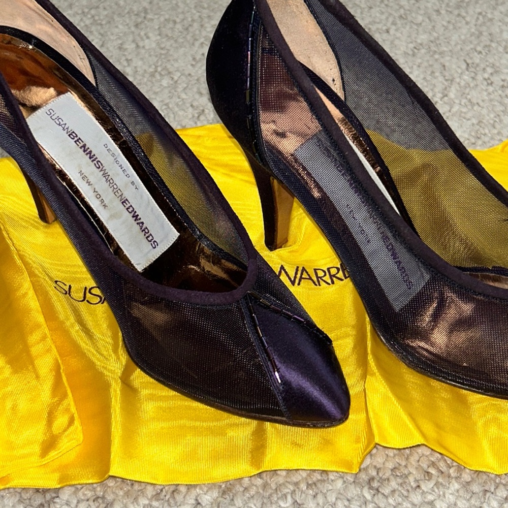 Susan Bennie/ Warren Edwards purple satin and mesh pumps
